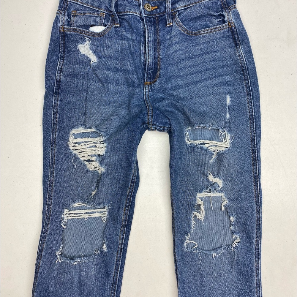 Hollister Curvy High-Rise Mom Distressed, 26W Fall Sale